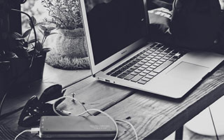 中国女足队员张琳艳：亚洲杯才打一半 淘汰赛争取做更好